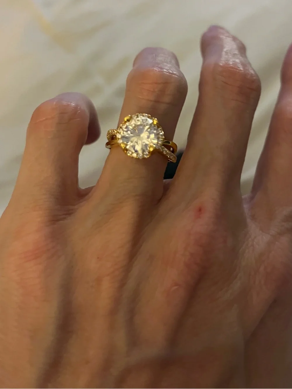 18K Gold Filled 4CT Round AAA CZ Hidden Halo Ring | Pavé Split Shank Size 6 NWOT